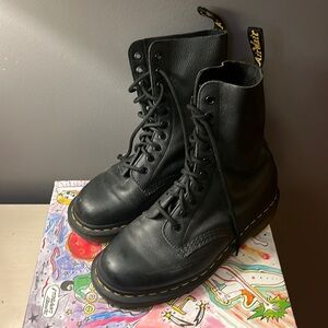 Original Dr. Martens boot size 9 - lightly used